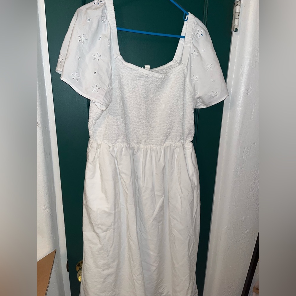 White summer dress - Picture 1 of 2